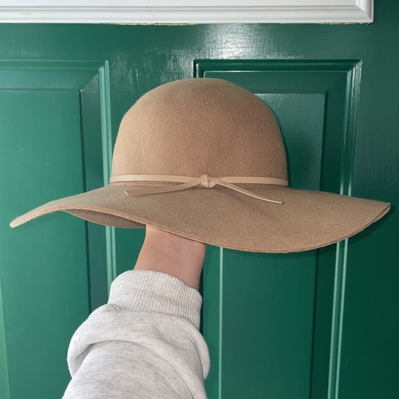 Boho hat - Picture 3 of 3